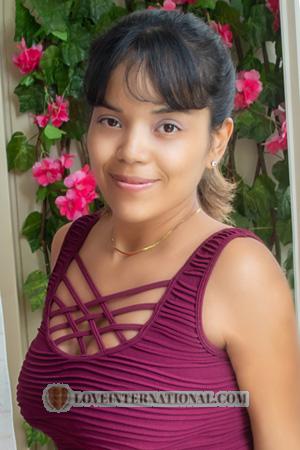 214303 - Vicky Age: 35 - Peru