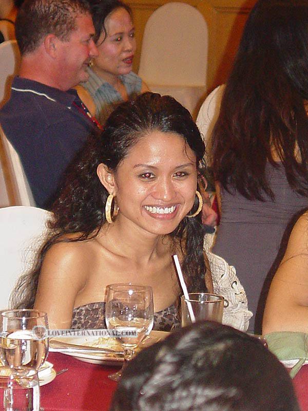 011-filipino-women